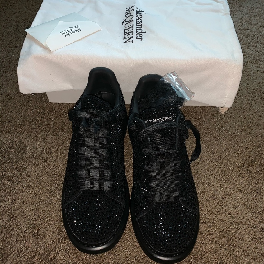 Oversized MEN Alexander Mcqueen Sneakers - Picture 4 of 5